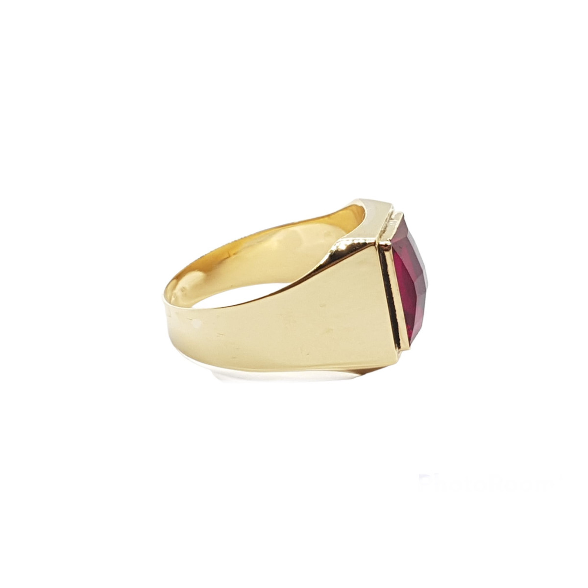 sello de oro amarillo con rubí hidrotermal