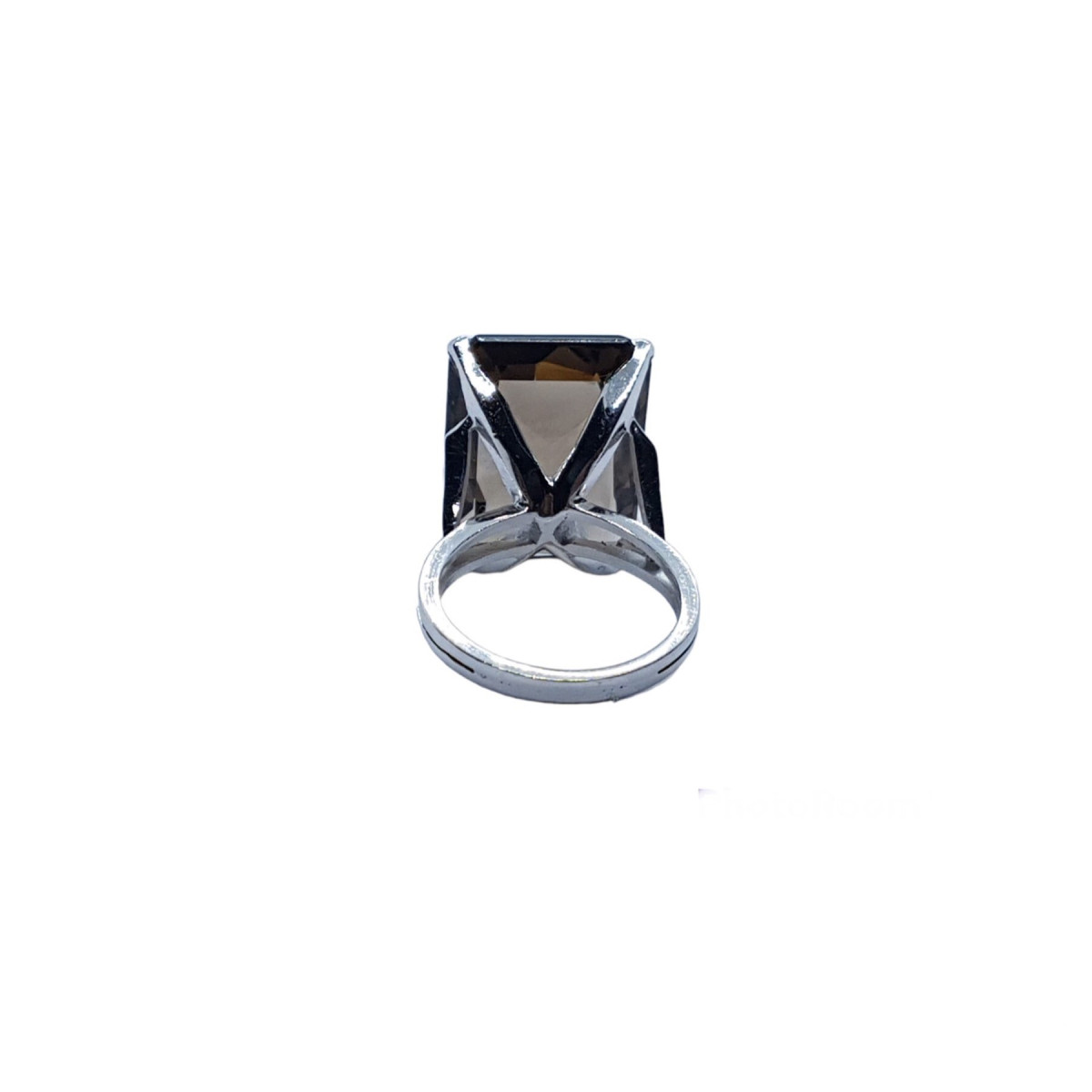 Anillo de oro blanco con cuarzo fumé