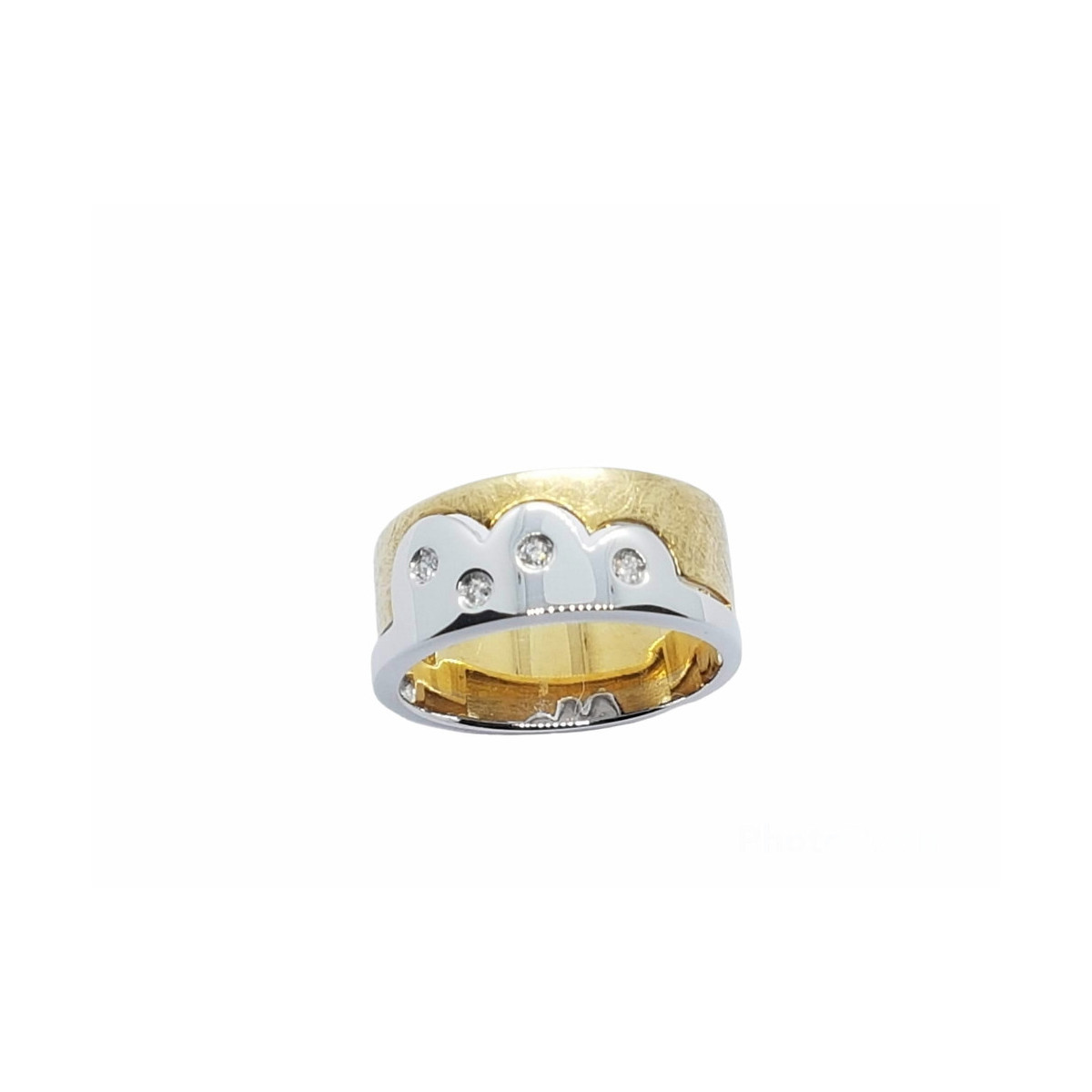 Anillo de oro blanco y oro amarillo con diamantes