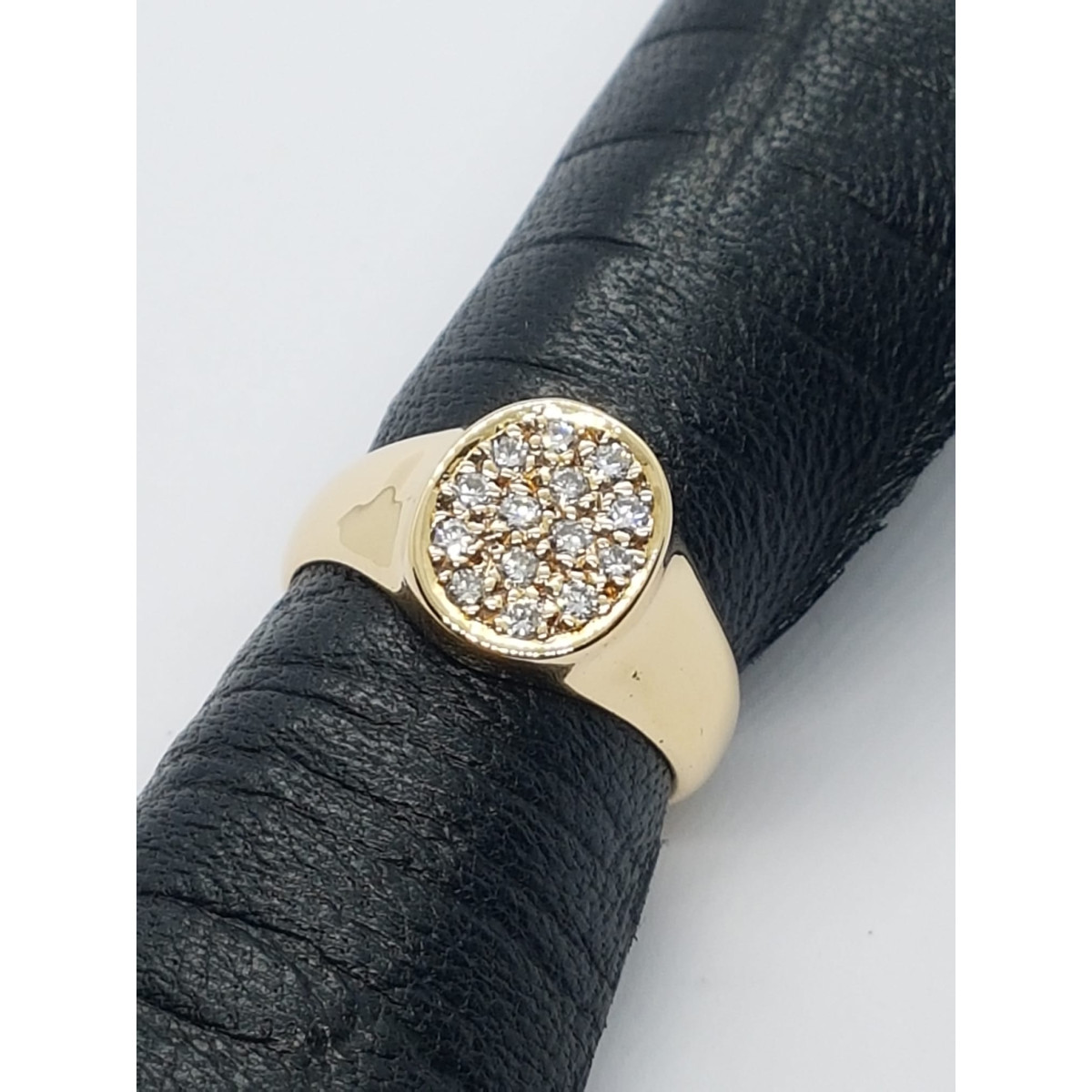 Anillo de oro amarillo con diamantes