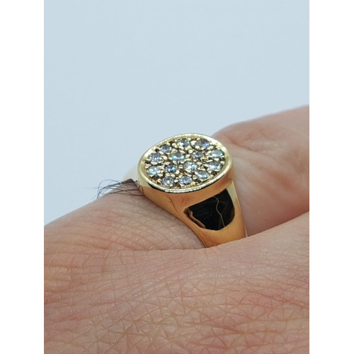 Anillo de oro amarillo con diamantes