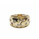 Anillo de oro amarillo con diamantes y rubíes