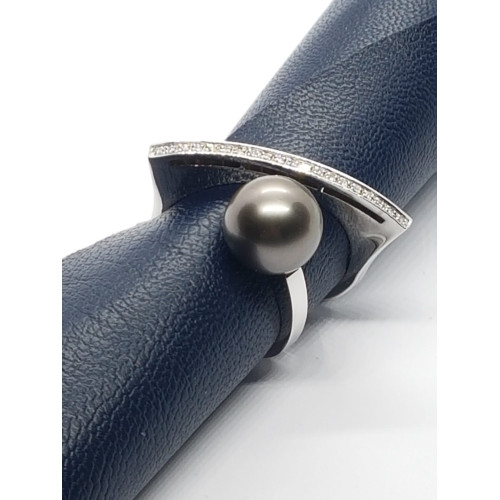 Anillo de oro blanco con diamantes y perla gris de Tahití